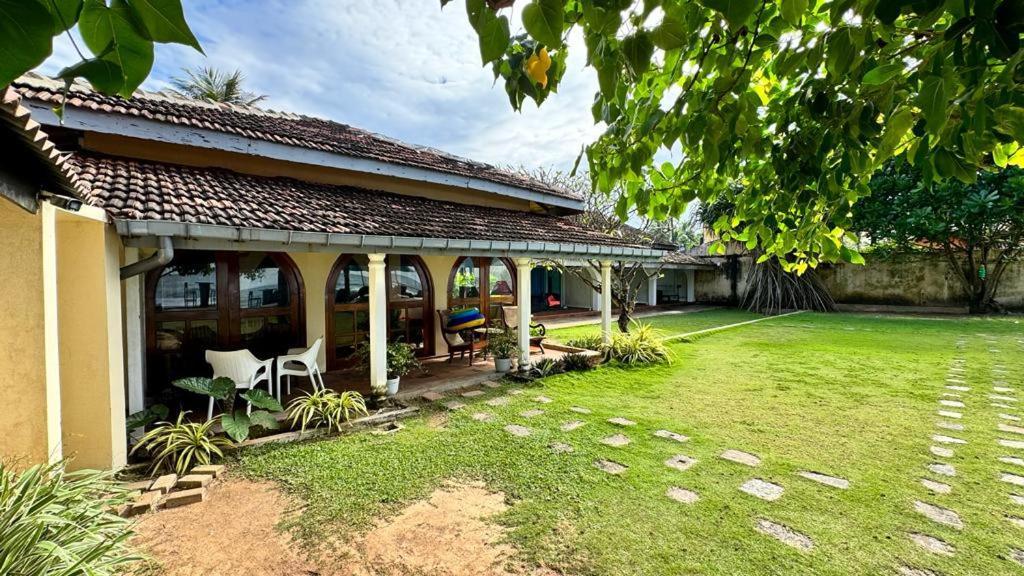 Isle Of Thalpe Bed & Breakfast Unawatuna Exterior foto